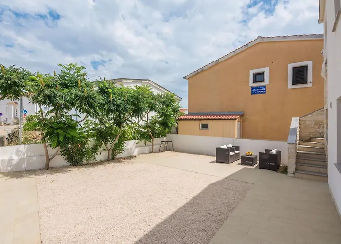 Ivanusevic 1 By Interhome * فير