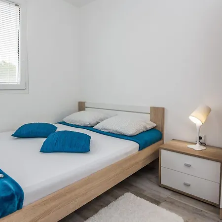 Ivanusevic 1 By Interhome